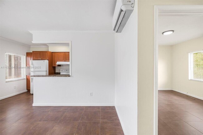 Building Photo - 520 NE 82nd Terrace