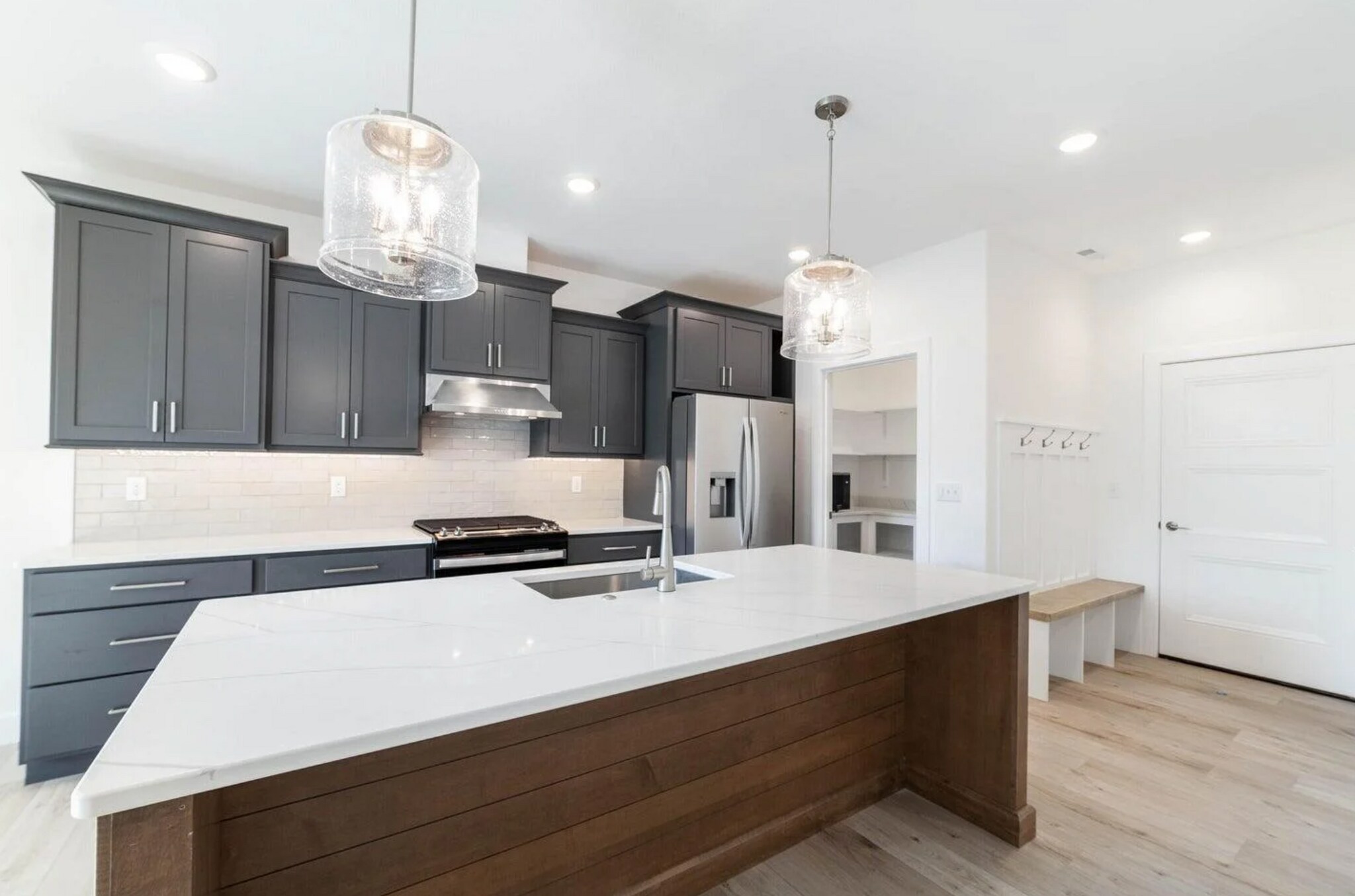 Building Photo - 808 Napa Dr