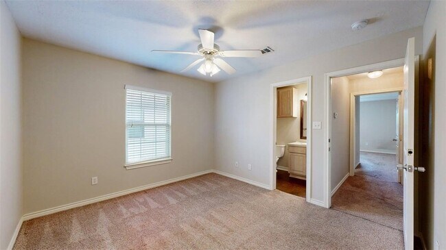 Building Photo - 1604 Park Pl