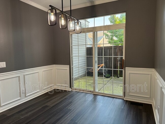 Building Photo - 324 Red Ryder Dr