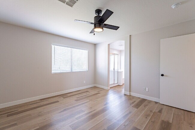 Building Photo - Newly Remodeled 3 bedroom in Goodyear!