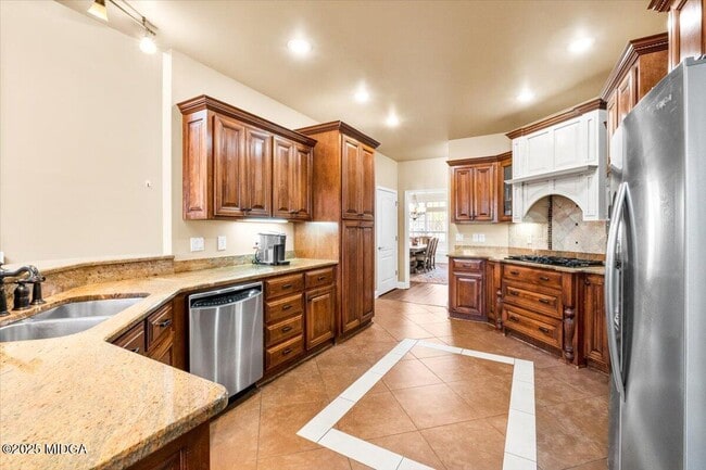 Building Photo - 204 Cashmere Ct