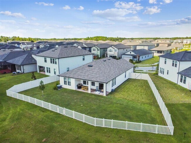 Building Photo - 9571 Little Bluestem Dr