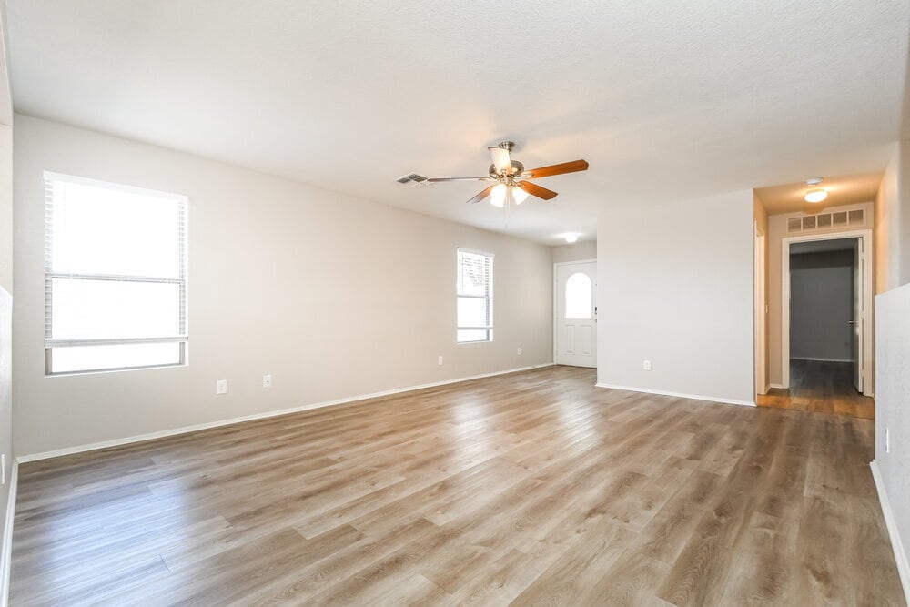 Building Photo - 1006 S Clancy Cir