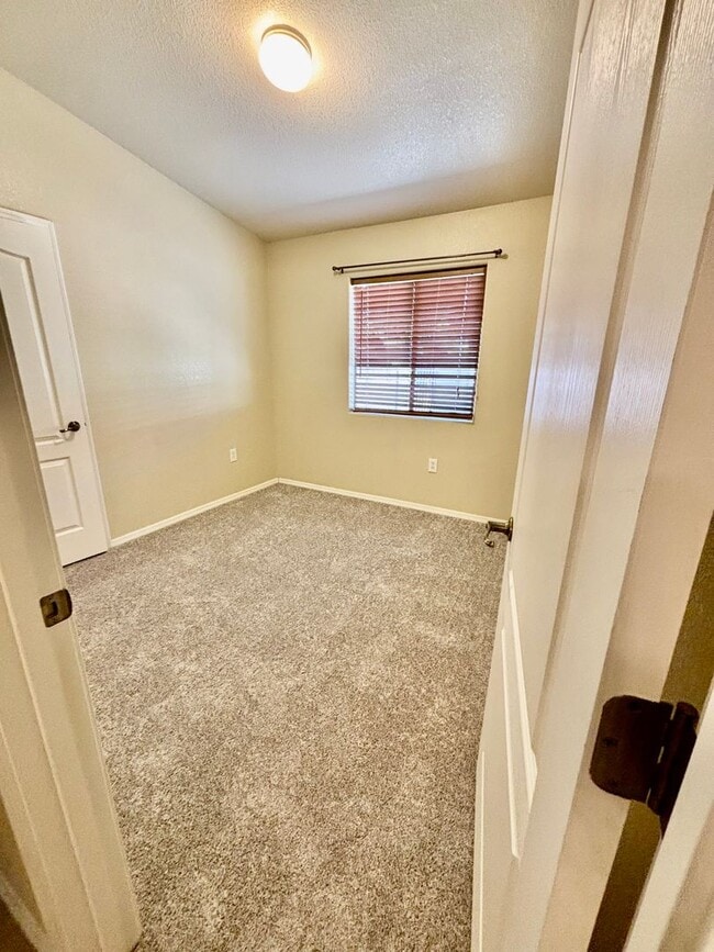 Building Photo - 4413 Redwood St