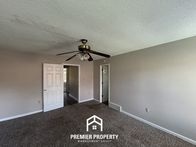 Building Photo - Large 5BR/3.5BA Home in 38125 | 2,541 Sq Ft, Vaulted Ceilings & Covered Patio