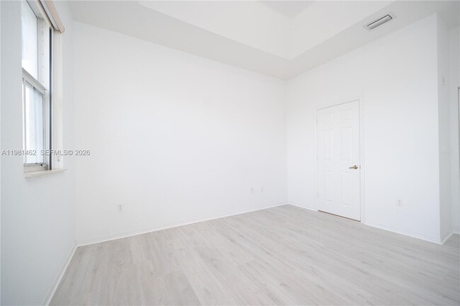 Building Photo - 10885 NW 89th Terrace