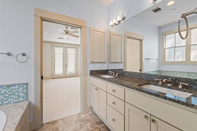 Building Photo - 3810 Ridgelea Dr