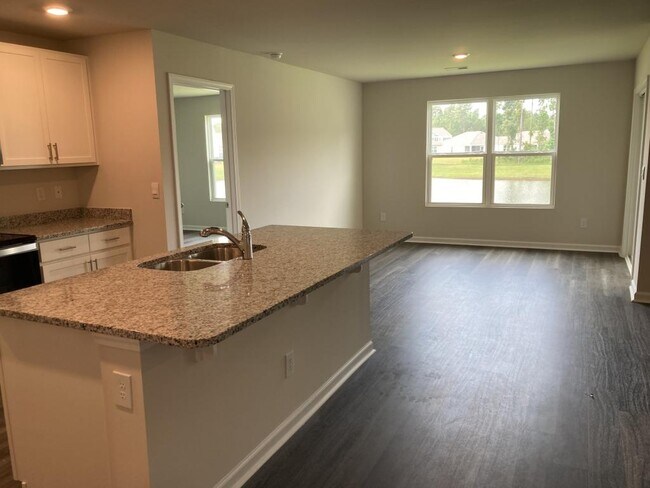 Building Photo - 129 Kings Acre Ct
