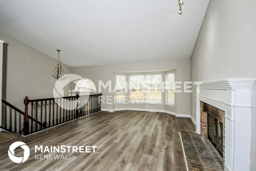 Building Photo - 5354 Trailview Dr