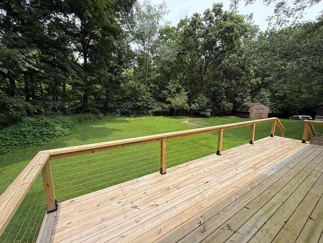 Building Photo - Beautiful 2 Bedroom in Secluded Area