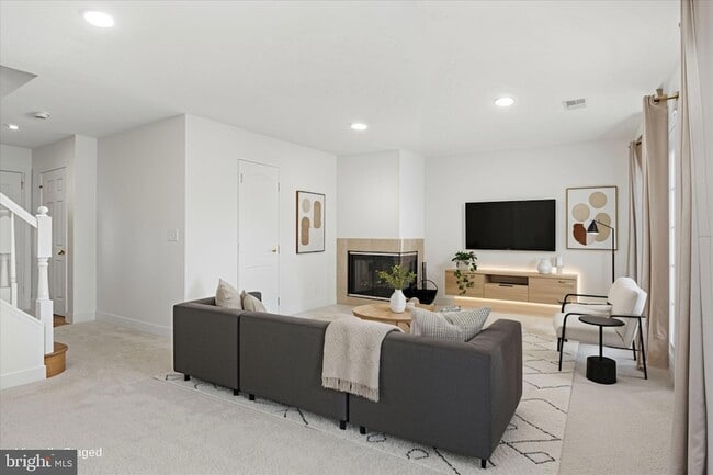 Building Photo - 3946 Valley Ridge Dr