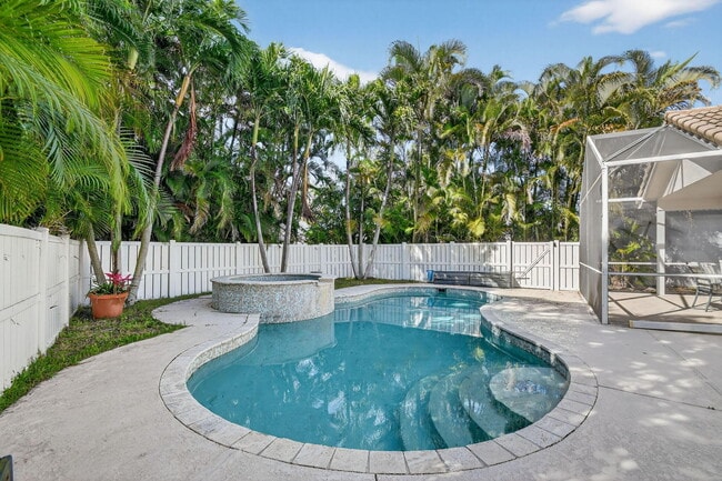 Building Photo - 2725 Pointe Cir