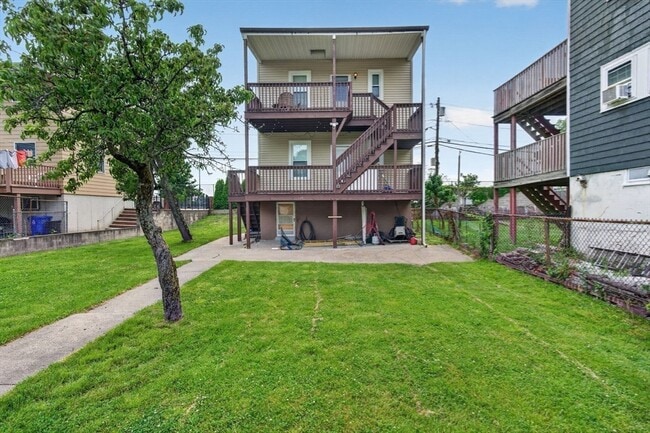 Building Photo - 41 Boardman St