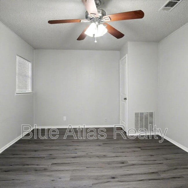 Building Photo - 4024 Wiman Dr