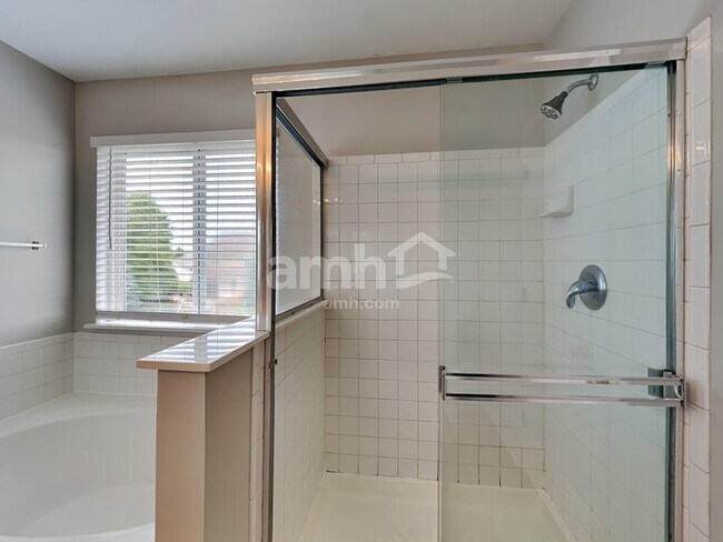 Building Photo - 214 Winding Trail