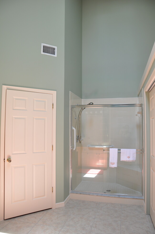 Building Photo - 201 Tradewinds Dr