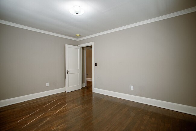 Building Photo - 2 Bed Home in Williamston With Bonus Room