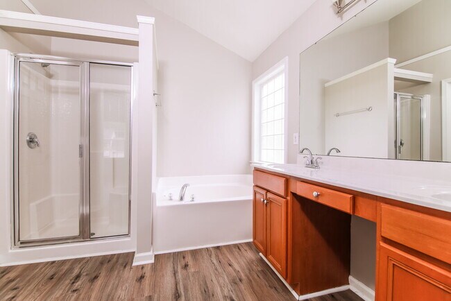 Building Photo - 9301 Doss Ct