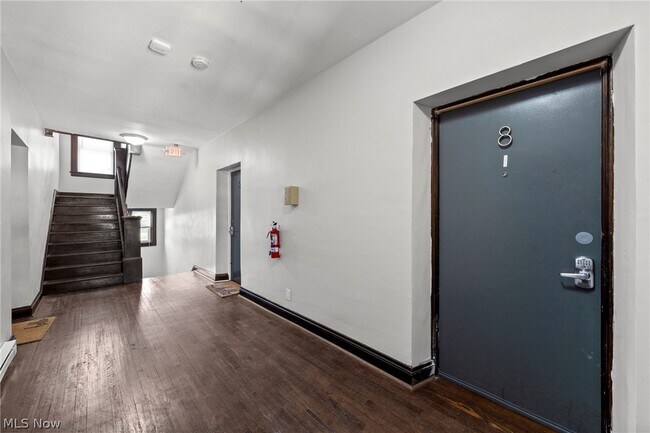 Building Photo - 1385 Cranford Ave