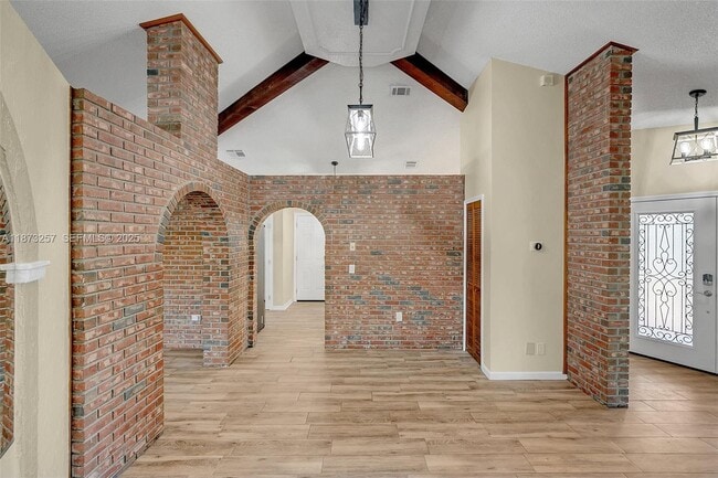 Building Photo - 1785 Lisa Ln