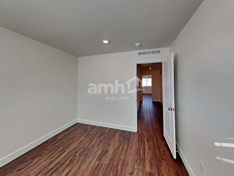 Building Photo - 15091 West 82nd Place