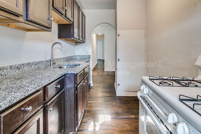 Building Photo - 944 East Dr