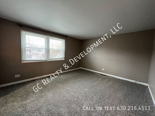 Building Photo - *** 2 FREE WEEKS OF RENT / 2 BDRM - 1 BTH ...