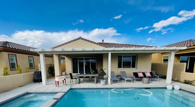Building Photo - 67263 S Chimayo Dr