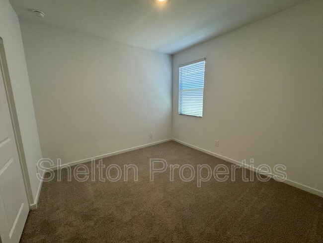 Building Photo - 15874 W Gray Fox Trl