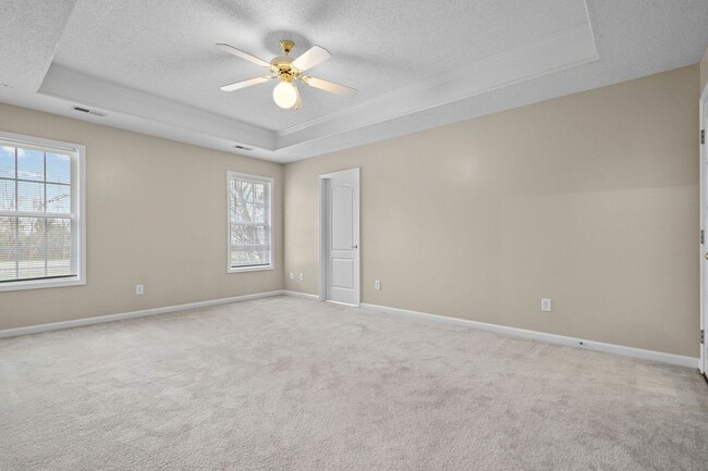 Building Photo - Large Home in Harvest