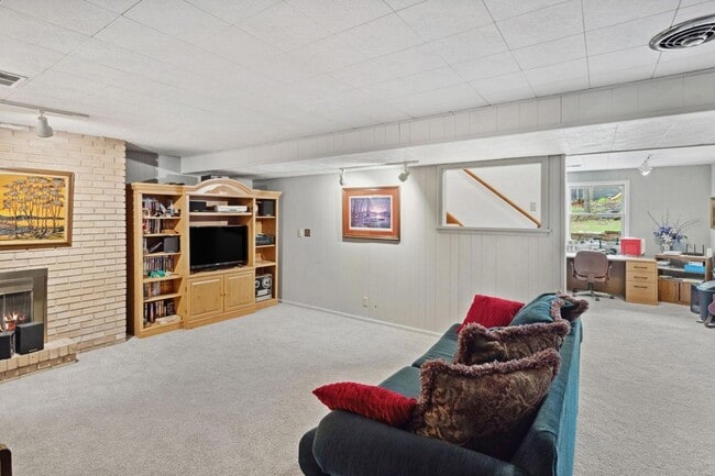 Building Photo - 6429 Mendelssohn Ln