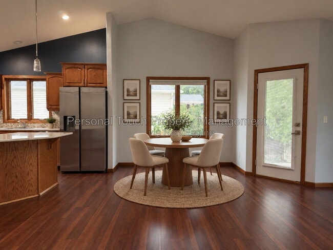 Building Photo - 3539 Woodbury Ct S