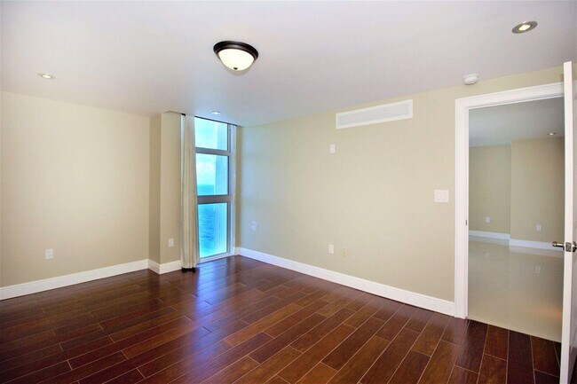 Building Photo - 1360 S Ocean Blvd