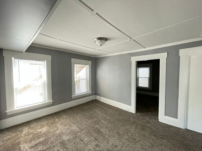 Building Photo - 421 Spruce St
