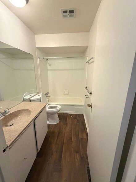 Building Photo - 3582 Pershall Rd