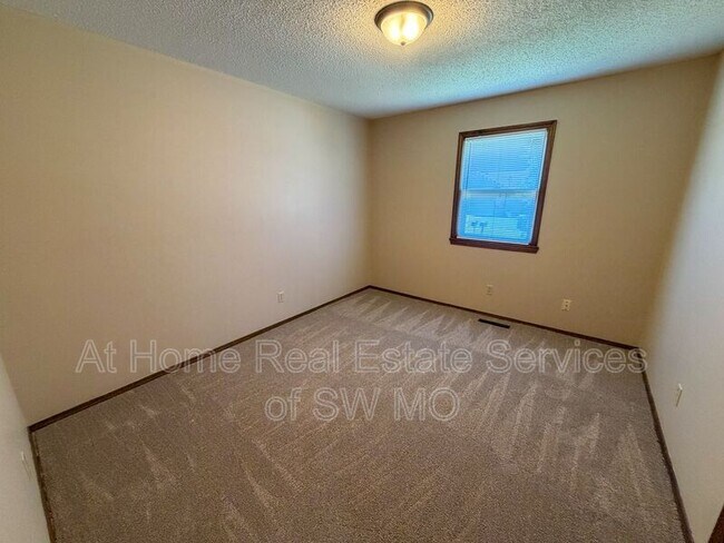 Building Photo - 3261 W Highland St