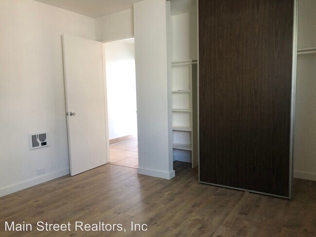 Building Photo - 1945 42nd Ave