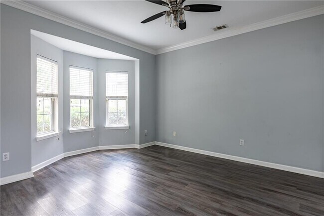 Building Photo - 7702 Parkside Dr