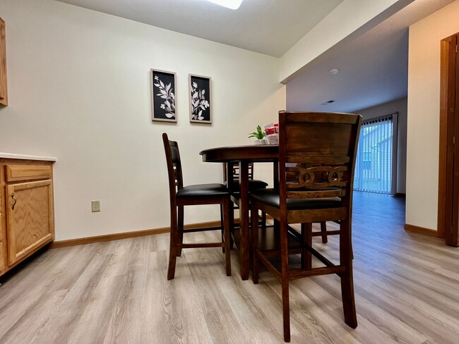 Building Photo - Lovely remodeled 2 bedroom in Middletown, ...