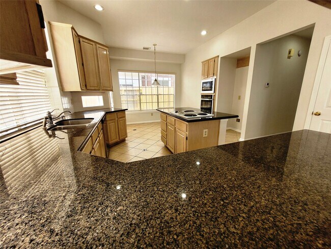 Building Photo - 17403 Canyon Knoll Dr
