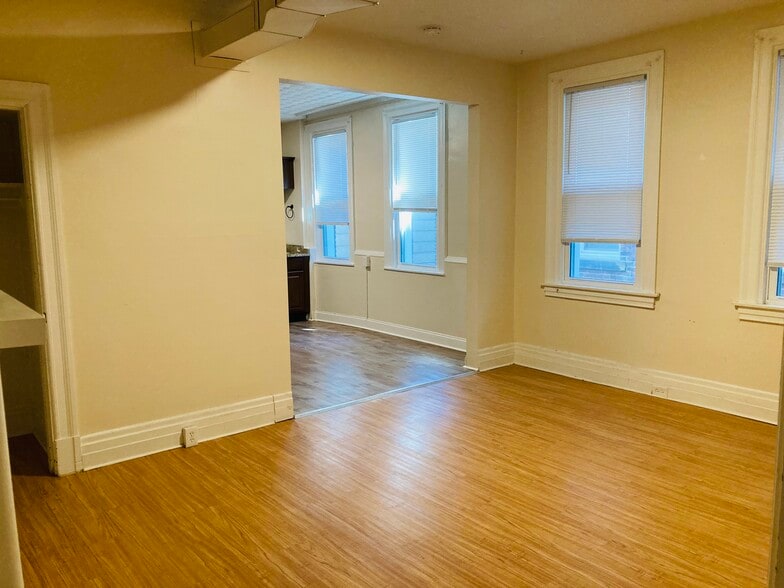 Building Photo - 1630 Lowrie St