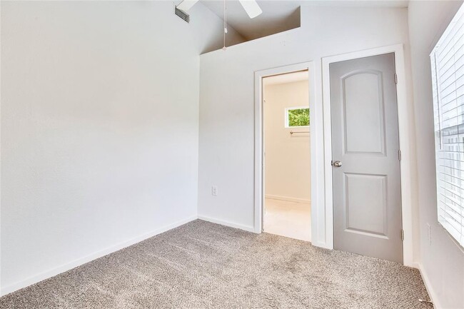 Building Photo - 7305 Grand Canyon Dr