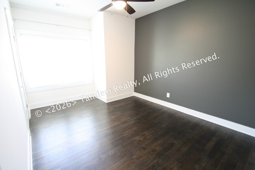 Building Photo - 526 Wedgewood Ave