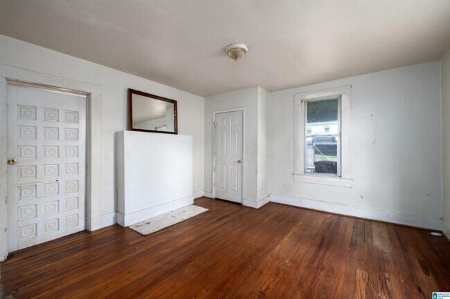 Building Photo - 1216 Waverly St