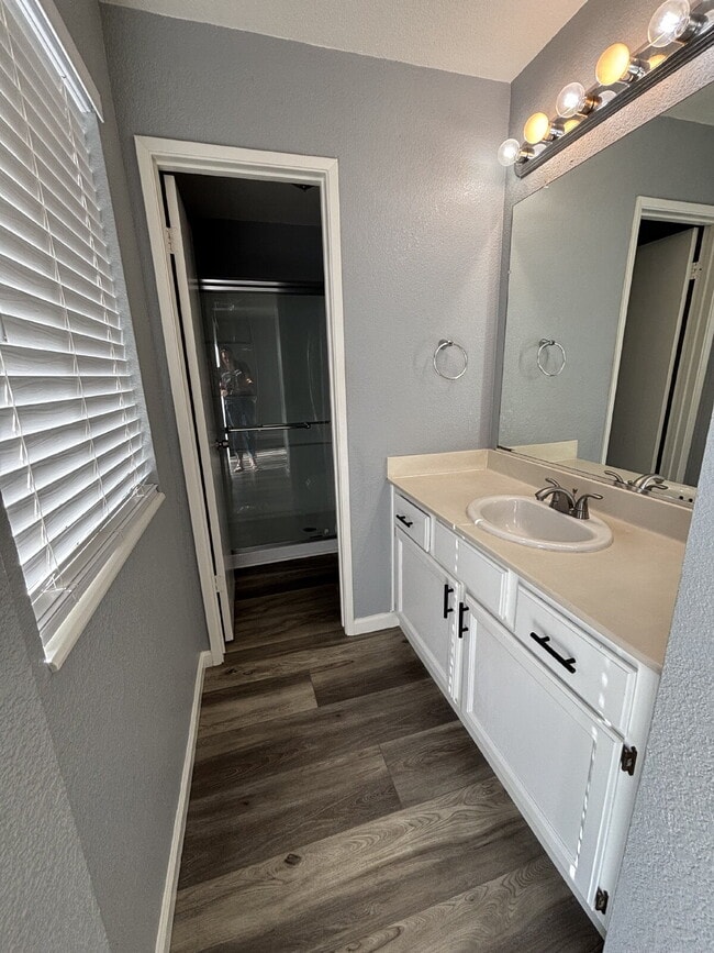 Building Photo - Cute, Well Maintained 3 Bedroom Home