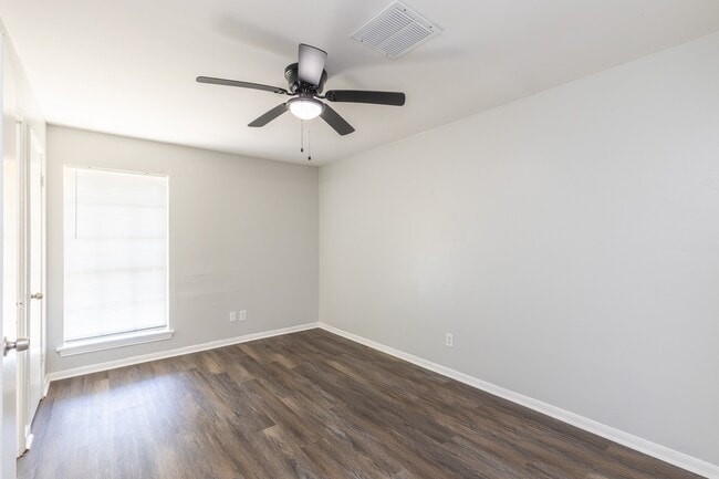 Building Photo - 4903 Redfish Reef Dr