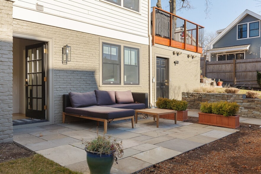 Building Photo - 84 Highland Ave