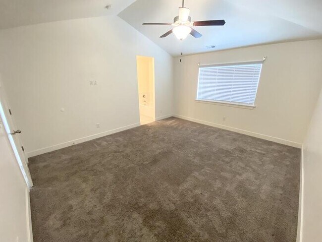 Building Photo - 541 N 20 W