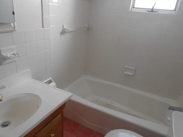 Building Photo - 27 Underwood St